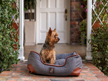 Cargar imagen en el visor de la galería, Cama Cuadrada Gris para perros - Selvaggiopets