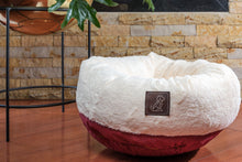 Cargar imagen en el visor de la galería, Cama Redonda Roja para perros - Selvaggiopets